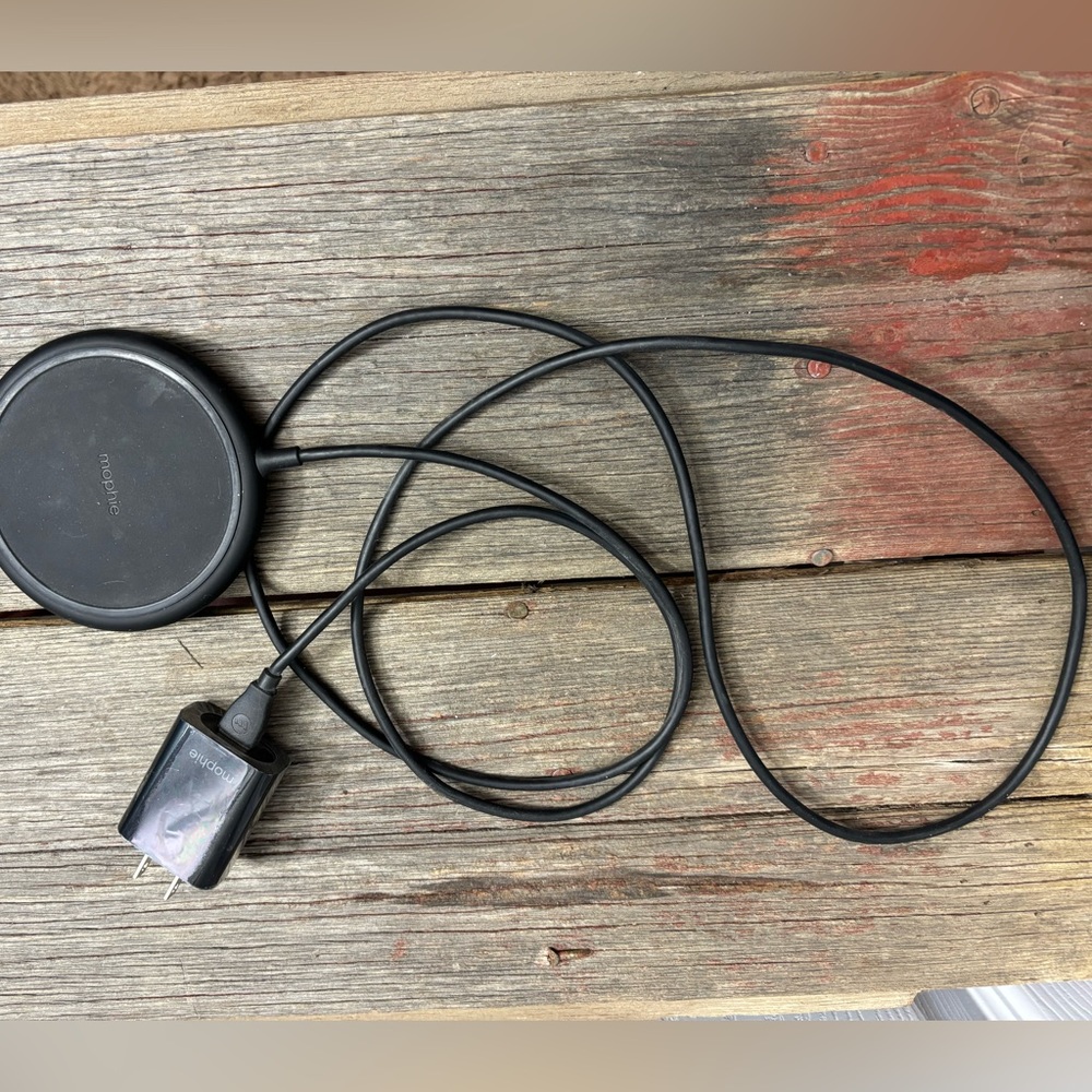 EUC Phone charger just lay you phone in it to charge